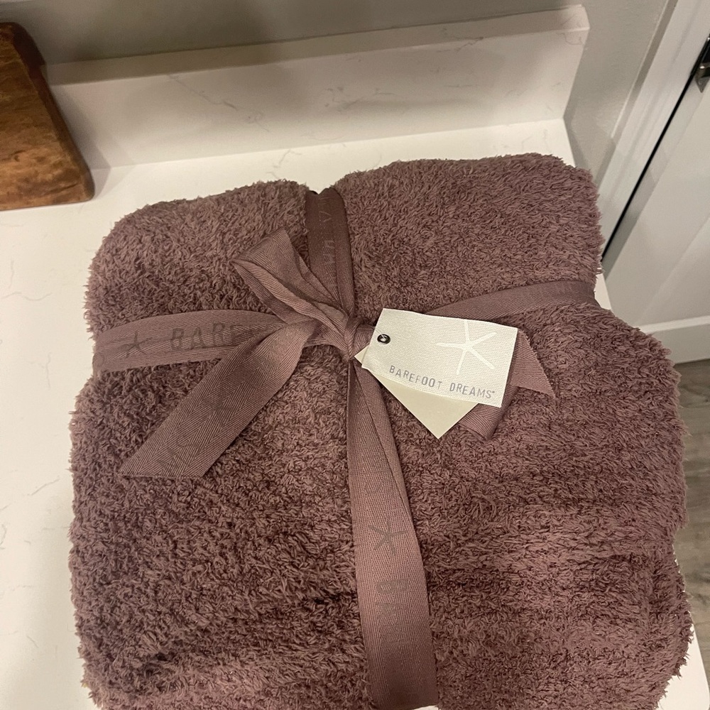 COPY - Barefoot Dreams Throw Blanket